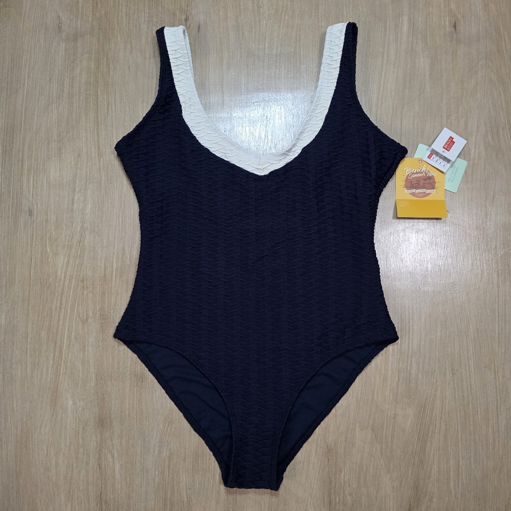 Bench/Body One-Piece Swimsuit Navy Textured High Neck Cutout Back Size XL NWT